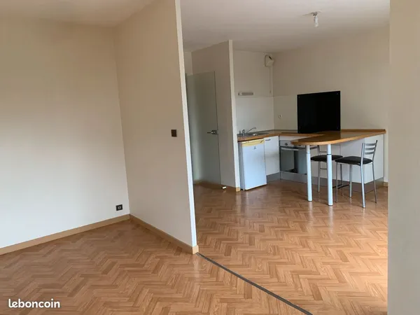 T1 bis 430 euros charges comprises