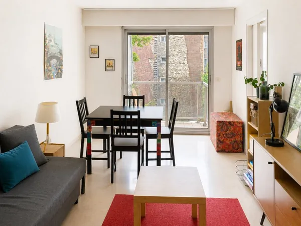 Vaugirard T2 avec balcon et emplacement de parking