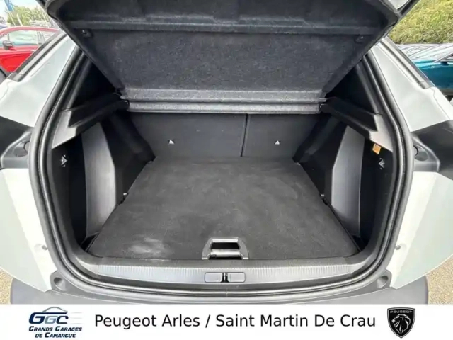 Peugeot 2008 puretech 130 s&amp;s eat8 — photo 6