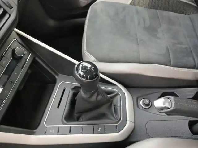 Volkswagen Polo 1.0 tsi 95 s&amp;s bvm5 carat — photo 23