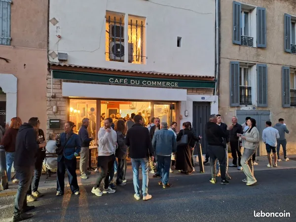 Restaurant Piano-Bar avec Licence IV - 80 m² - Terrasse - Éguilles - 129 000