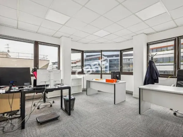 Bureau 6 pièces 203 m²