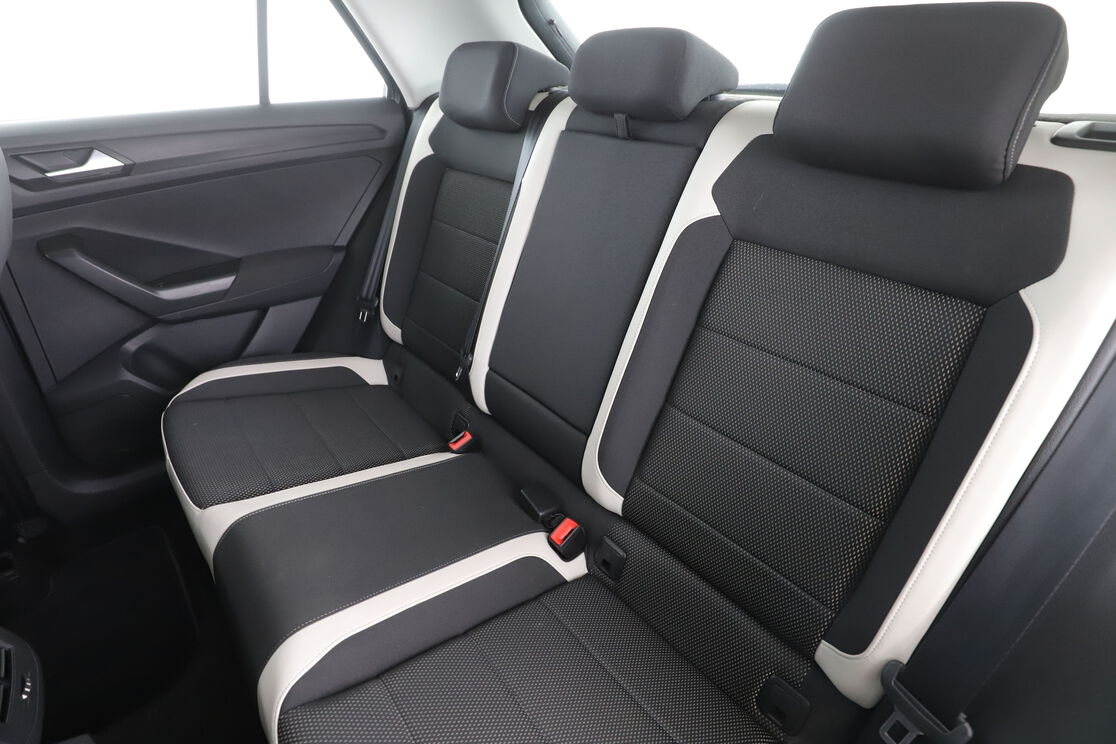 Volkswagen T-Roc 2.0 TDI Carat DSG7 — photo 13