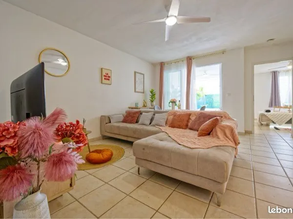 Location moyenne durée - F2 meublé avec jardin et jacuzzi au Robert - 1 300 /mois CC