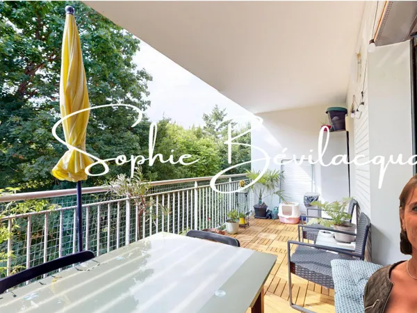 T4 AVEC TERRASSE ET SANS VIS A VIS