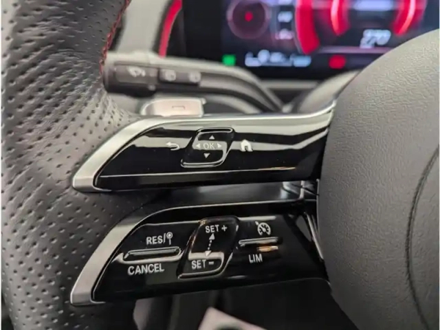 Mercedes Glb 200 d amg line — photo 14