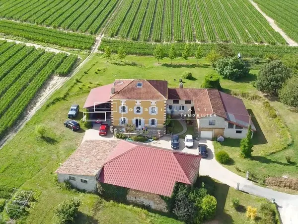 Propriété 6 pièces 253 m²