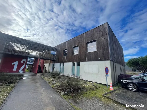 Bureaux 192 m² Martillac