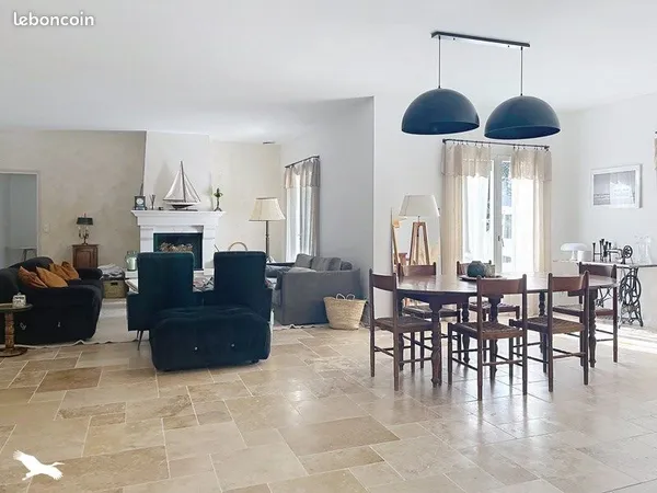 Maison 6 pièces 216 m²