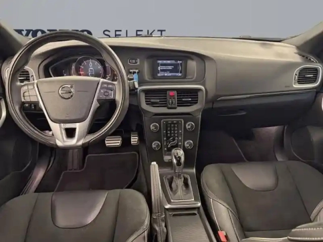 Volvo V40 t2 122ch r-design geartronic — photo 14