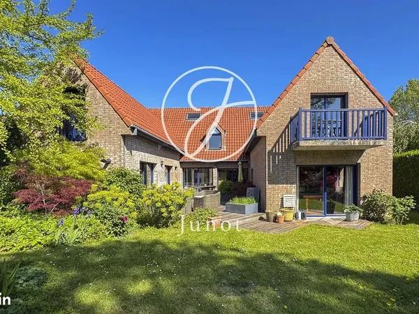 Maison 12 pièces 278 m²