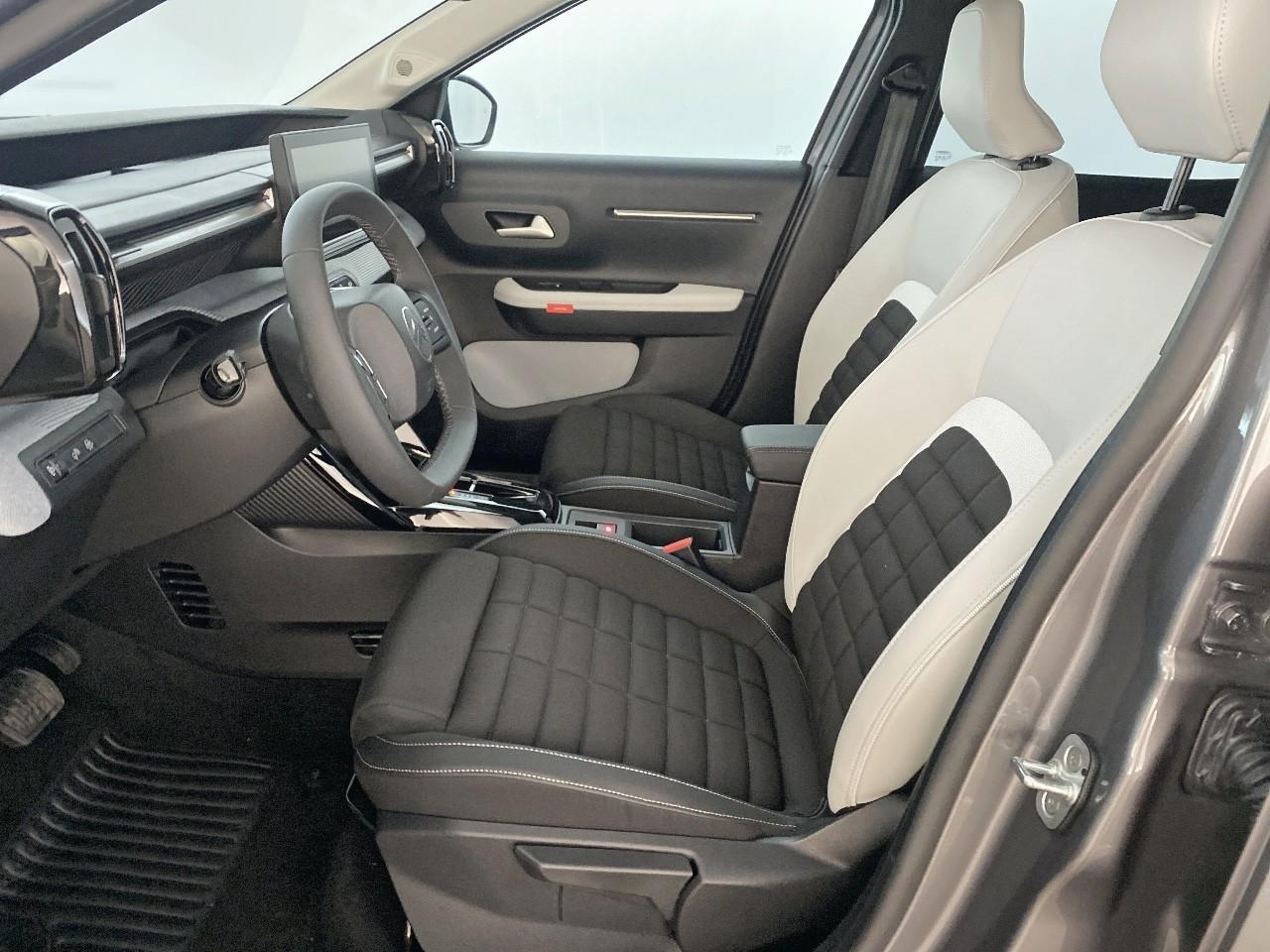 Citroën C3 Aircross hybride 145 ch aut max — photo 9
