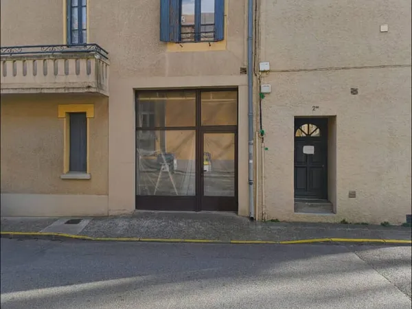 Ref : lavitrine2- carcassonne palais - local commercial + réserve