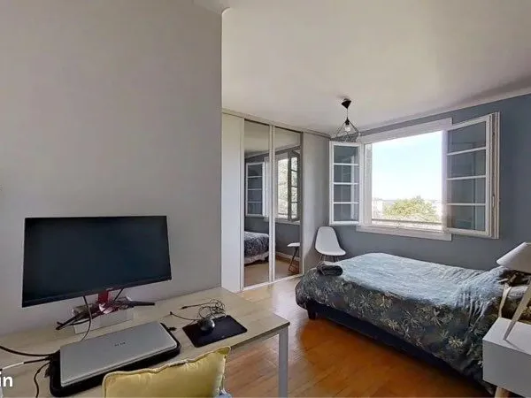 173 avenue Barthélemy Buyer Lyon 69005 9eme etage - T5 Meublé