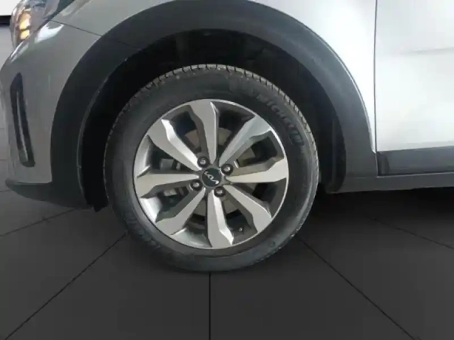 Kia Stonic 1.0 t-gdi 100ch active dct7 — photo 11