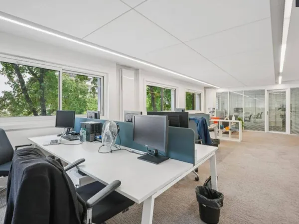 Bureaux 235 m²