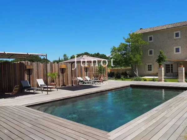 Maison 9 pièces 260 m²