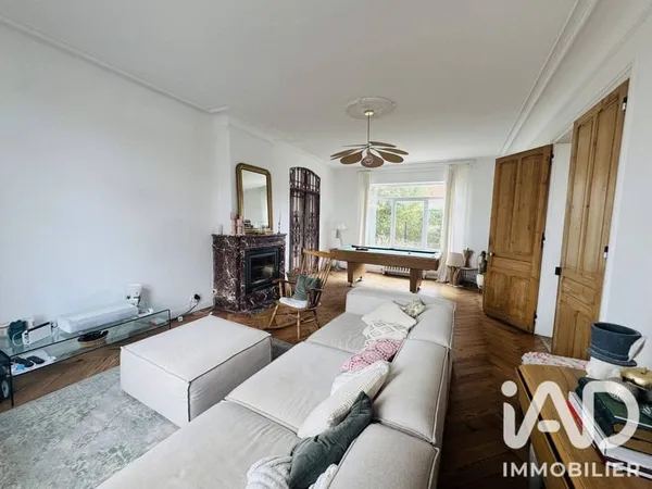 Demeure 9 pièces 275 m²