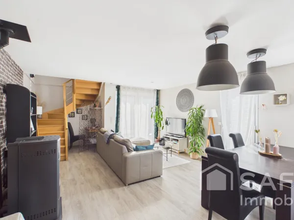 Maison contemporaine en conteneurs - Proche du centre-ville, avec piscine