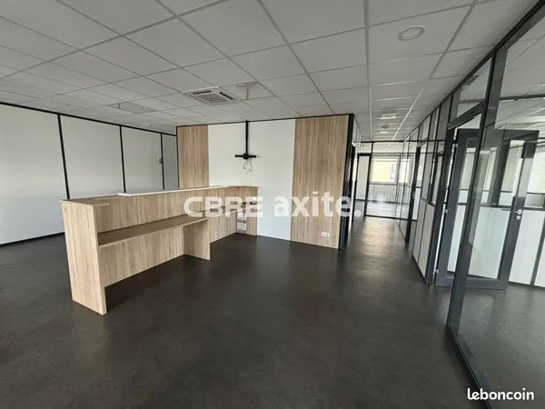 Bureaux 189 m² MEYTHET