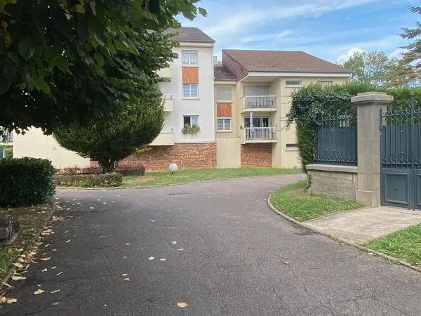Studio à VESOUL avec Garage et Cave