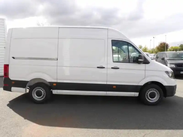 Volkswagen Crafter fg 30 l3h3 2.0 tdi 140ch business traction — photo 7
