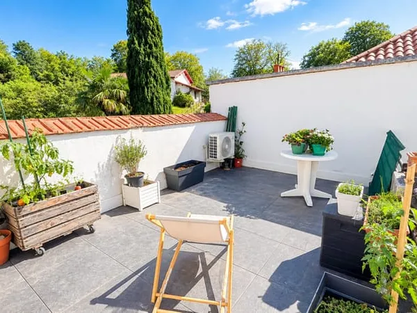 Bayonne St Esprit T2 dernier étage avec grande terrasse de 16m²