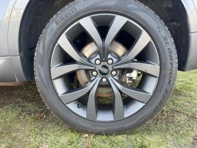 Land Rover Discovery Sport p300e r-dynamic se awd bva mark vi — photo 8