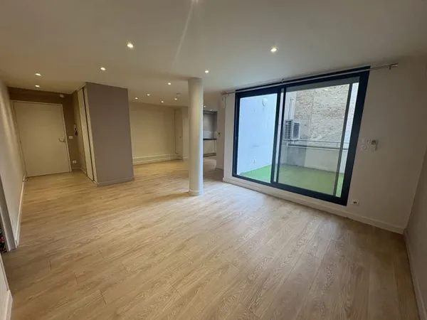 AGEN - MAGNIFIQUE APPARTEMENT AVEC TERRASSE ET PARKING
