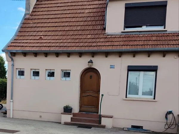 Maison jumelée d'un côté