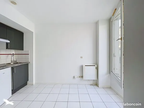 Studio 1 pièce 13 m²