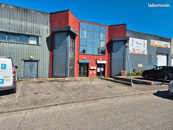 Local d'activité / entrepôt + bureaux - villeurbanne (69100)