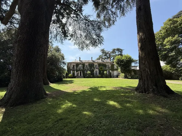 Demeure 10 pièces 463 m²
