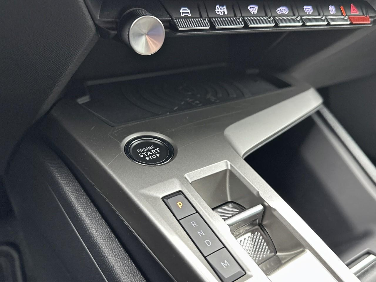 Peugeot 308 hybrid 145 e-dcs6 allure — photo 27