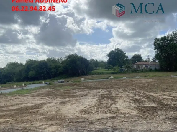 Terrain 900 m²