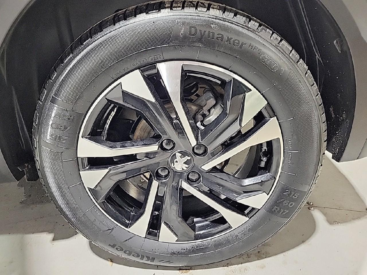 Peugeot 2008 puretech 130 s&s eat8 gt — photo 16