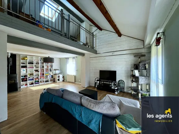 Maison 6 pièces 202 m²