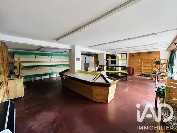 Local commercial 1 pièce 80 m²