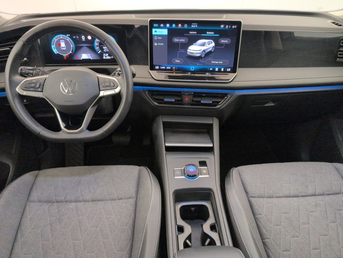 Volkswagen Tiguan — photo 13