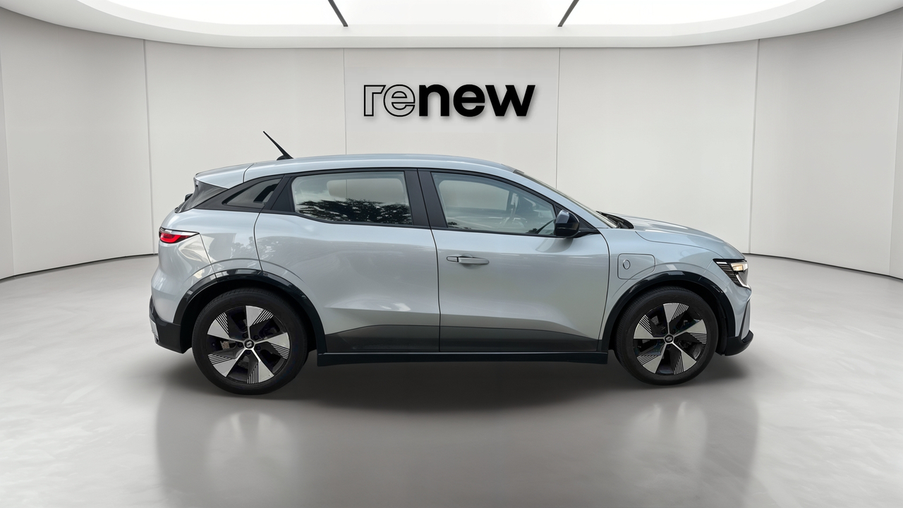 Renault Megane E-Tech EV40 130ch standard charge — photo 6