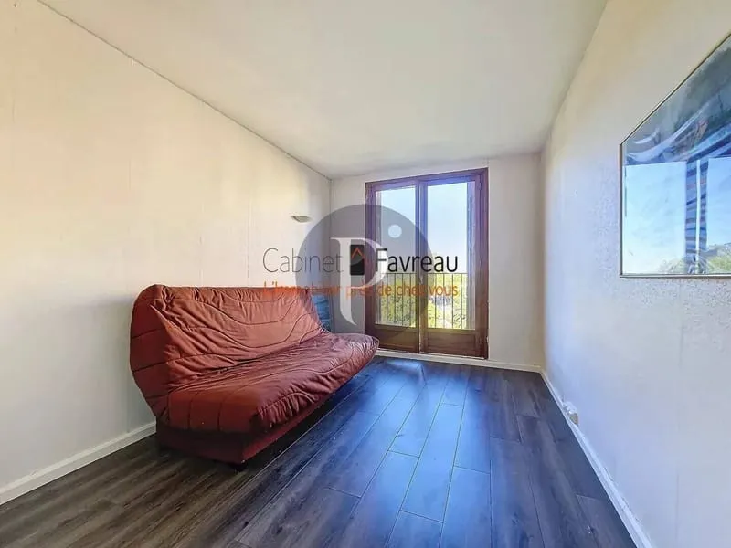 Photo 8