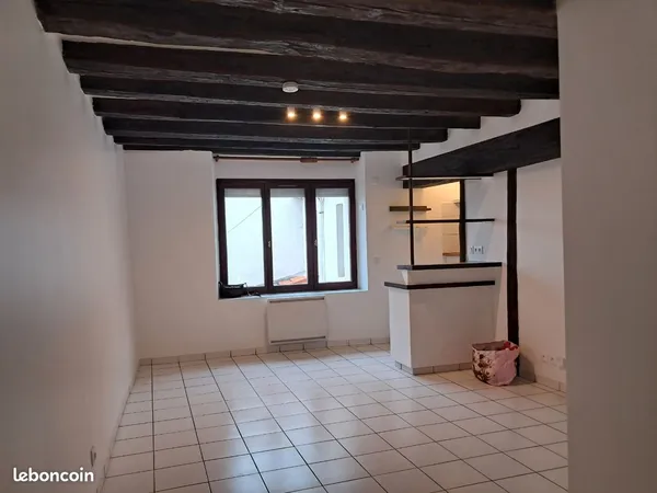 Studio rénové 27 m2 quais de seine
