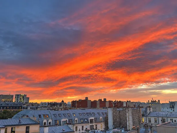 Vends lumineux 2 pièces avec balcon, en dernier étage, entre Aligre et Gare de Lyon