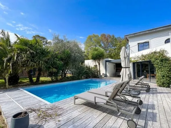 Maison 7 pièces 203 m²