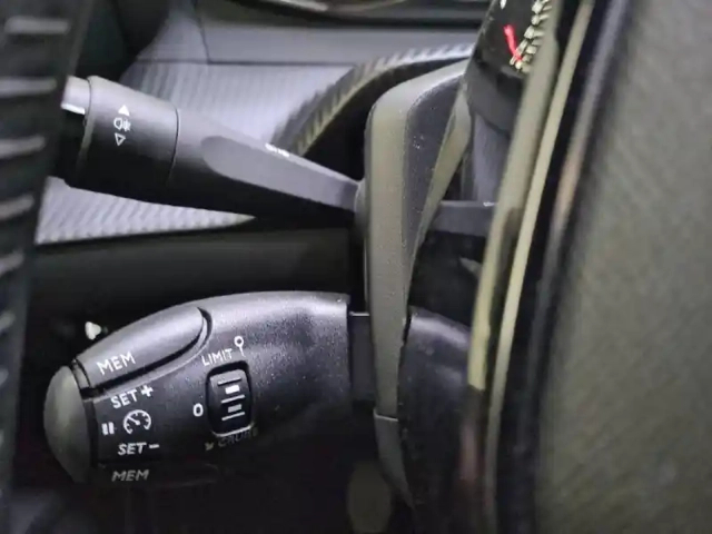 Peugeot 2008 100 s&amp;s bvm6 — photo 13