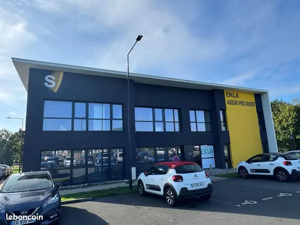 Bureau 396 m²