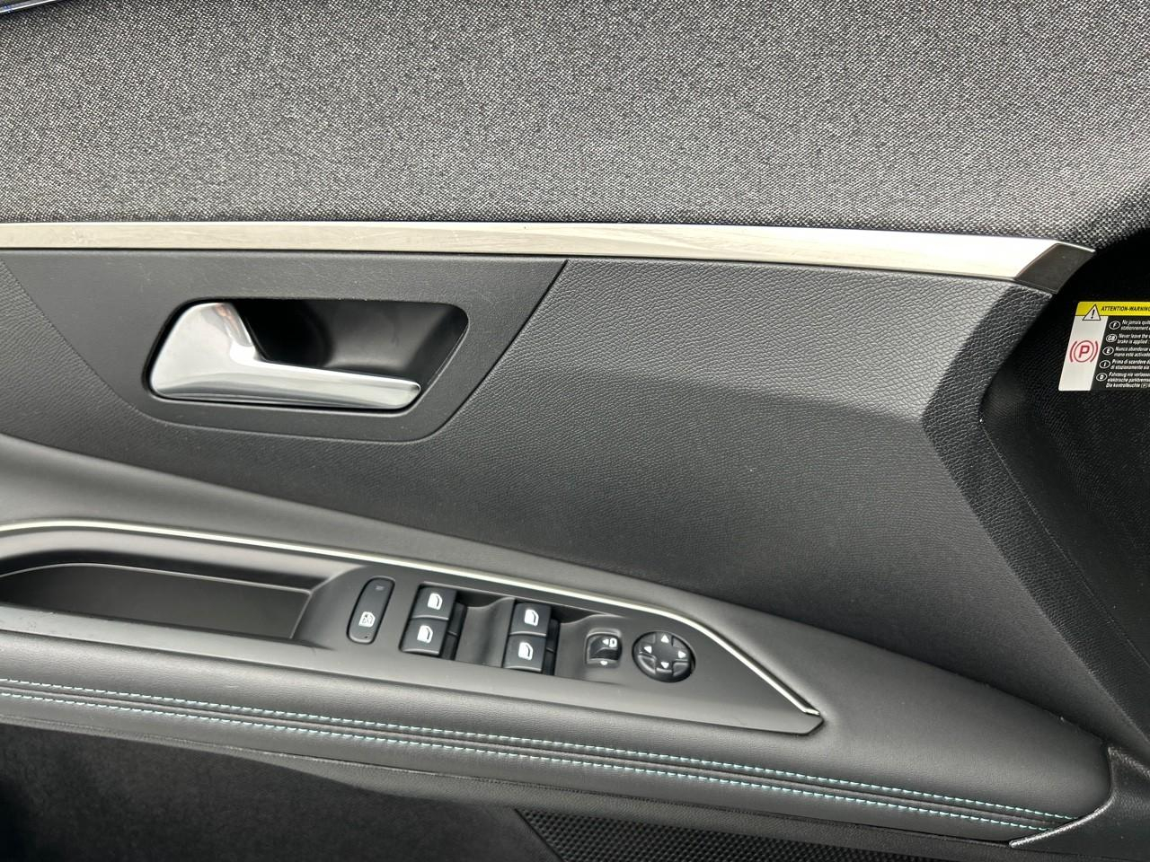 Peugeot 3008 hybrid 225 e-eat8 allure pack — photo 31