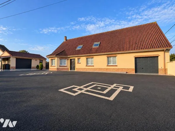 Maison 7 pièces 235 m²