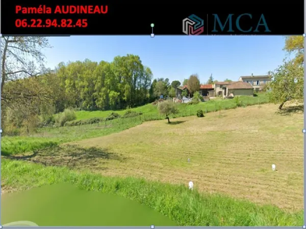 Terrain 700 m²