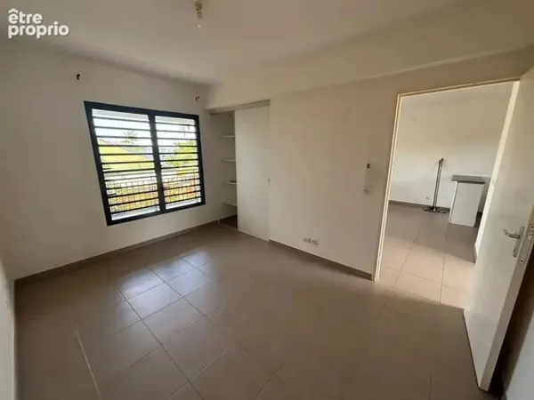 T2 superficie 48 m2 avec terrasse Montabo